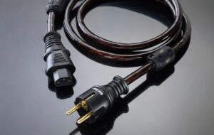 Cordon secteur blindé REAL CABLE 1,5 m section 2,5mm² – Image 2