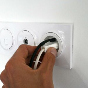 Cordon aimanté de mise à la terre pour lampes et autre objets métalliques – Image 4