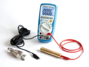 Ensemble multimètre numérique DMM3 et Kit d'accessoires pour mesure de tension induite.